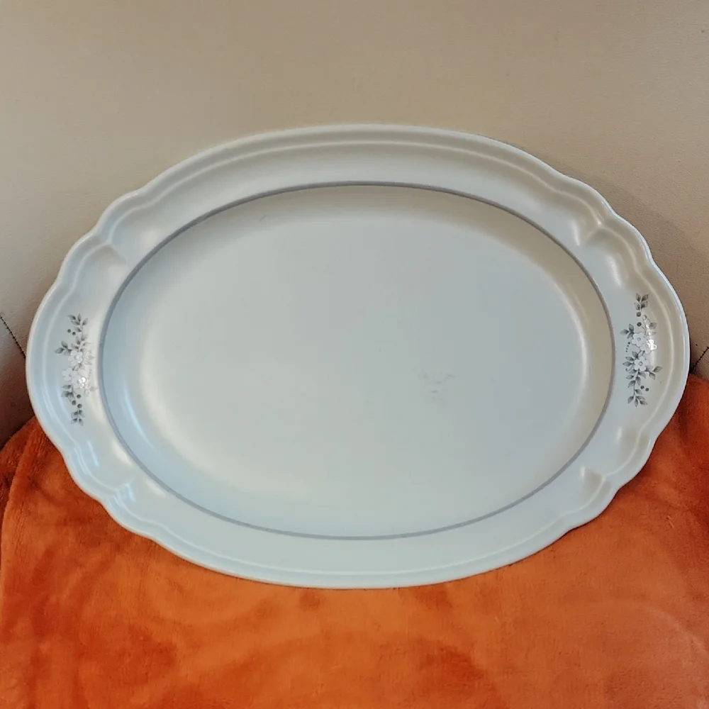 Pfaltzgraff White Oval Serving Platter with Embossed Marks